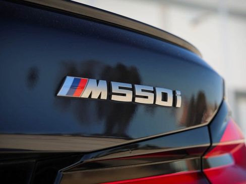 Used 2022 BMW M550i xDrive M550i xDrive image 8