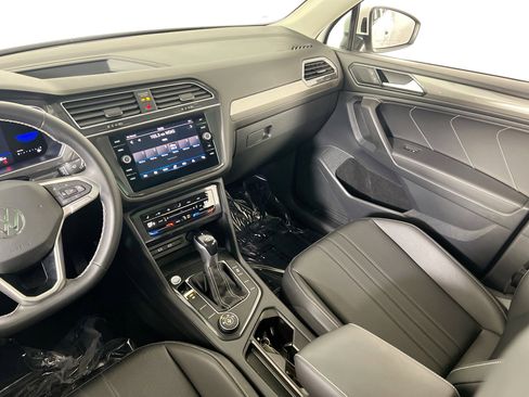 Used 2022 Volkswagen Tiguan SE image 23
