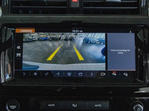 Used 2019 Land Rover Discovery HSE image 7