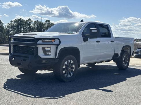 Used 2021 Chevrolet Silverado 2500 Custom w/ Custom Value Package image 5