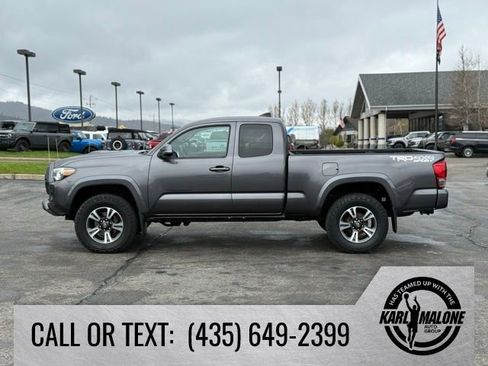 Used 2016 Toyota Tacoma TRD Sport w/ Towing Package AWD/4WD image 2