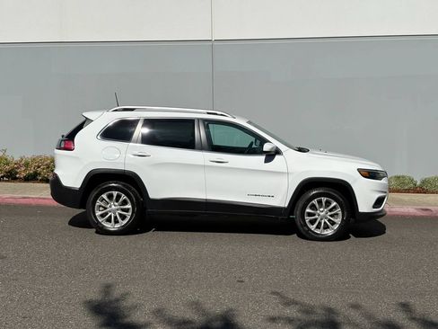 Used 2019 Jeep Cherokee Latitude w/ Popular Appearance Group AWD/4WD image 7
