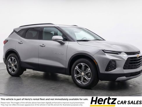 Used 2025 Chevrolet Blazer LT FWD image 1