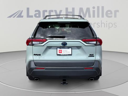 Used 2021 Toyota RAV4 XLE Premium AWD/4WD image 4