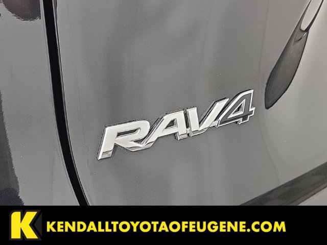 Used 2025 Toyota RAV4 XLE AWD/4WD image 11