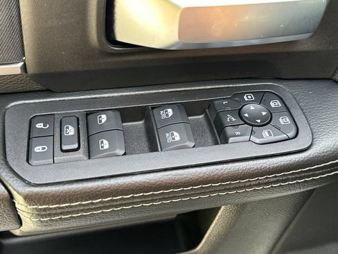 Certified 2025 RAM 2500 Big Horn AWD/4WD image 27