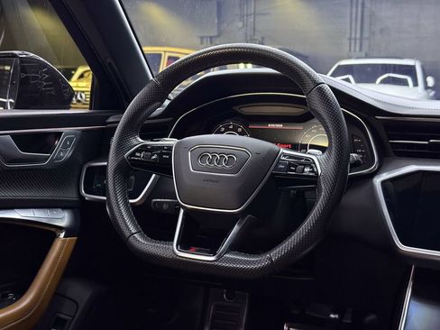 Used 2022 Audi RS 6 AWD/4WD image 21