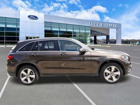 Used 2018 Mercedes-Benz GLC 300 4MATIC image 5