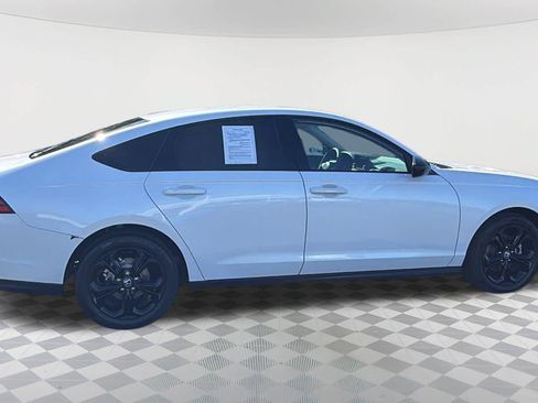 Used 2025 Honda Accord SE image 4