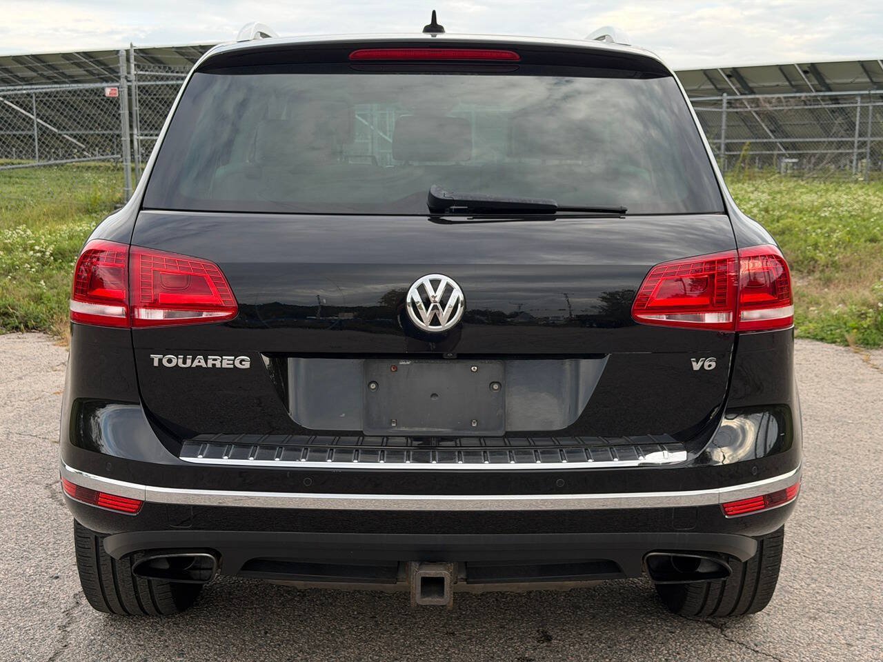 Used 2016 Volkswagen Touareg VR6 AWD/4WD image 4