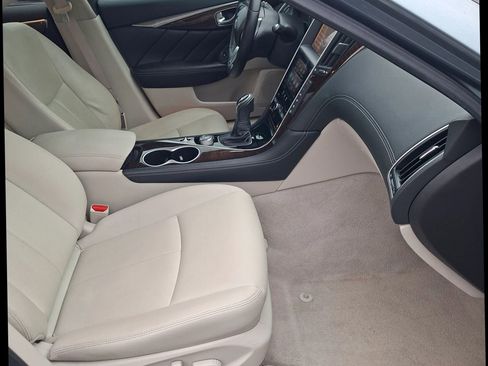 Used 2018 INFINITI Q50 Luxe w/ Essential Package (3.0T Luxe) image 10