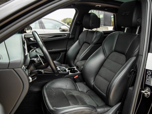 Used 2023 Porsche Macan GTS image 5