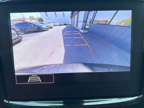 Used 2020 Chevrolet Traverse LT w/ Driver Confidence II Package image 22