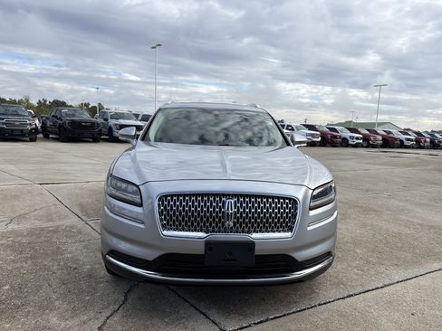 Used 2023 Lincoln Nautilus Reserve image 2