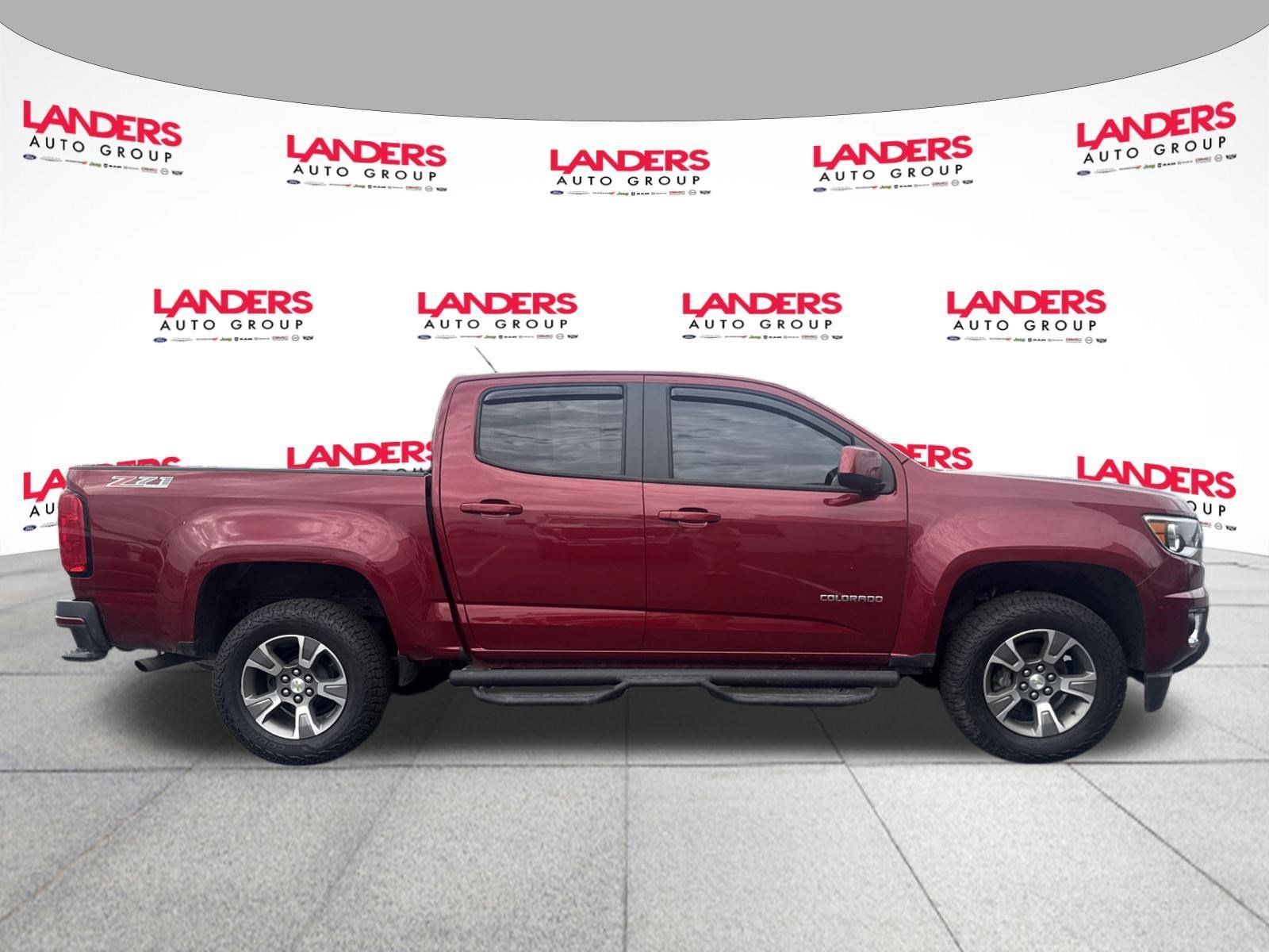 Used 2019 Chevrolet Colorado Z71 AWD/4WD image 2