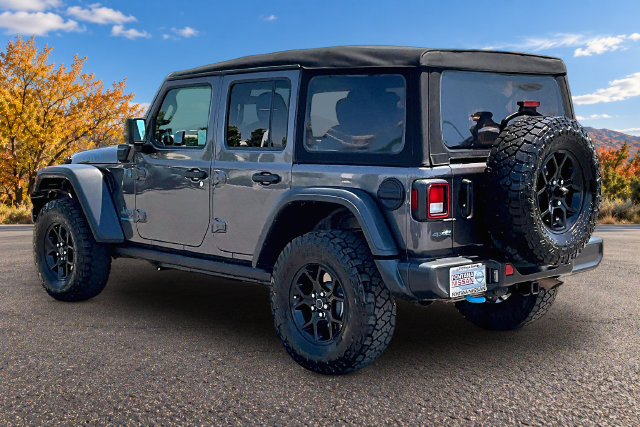 Used 2024 Jeep Wrangler Unlimited AWD/4WD image 4