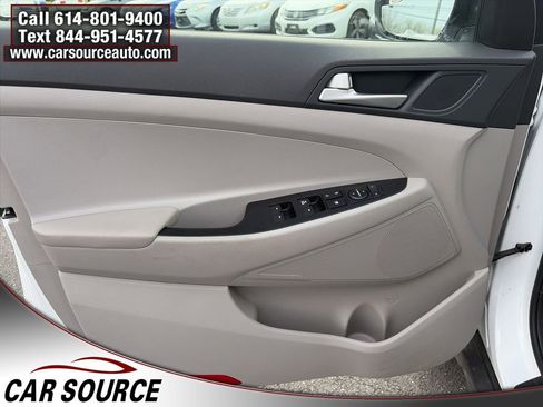 Used 2021 Hyundai Tucson SE w/ Cargo Package image 15