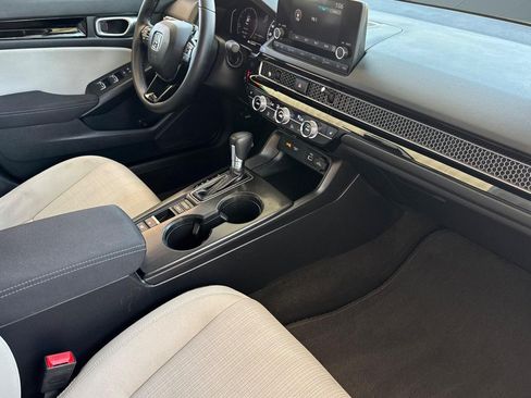 Certified 2023 Honda Civic EX image 32