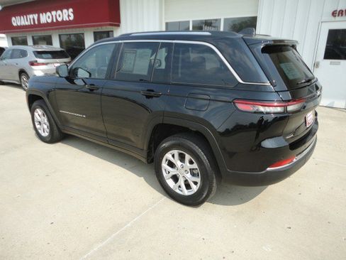 Used 2022 Jeep Grand Cherokee Limited image 13