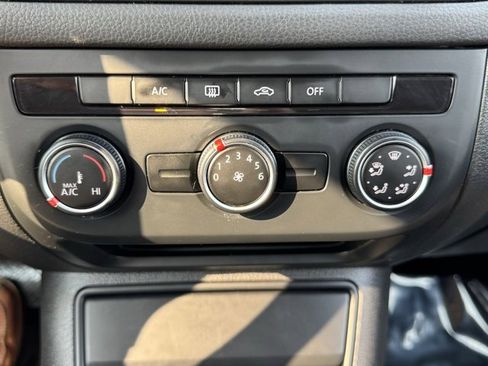 Used 2017 Volkswagen Tiguan S image 25