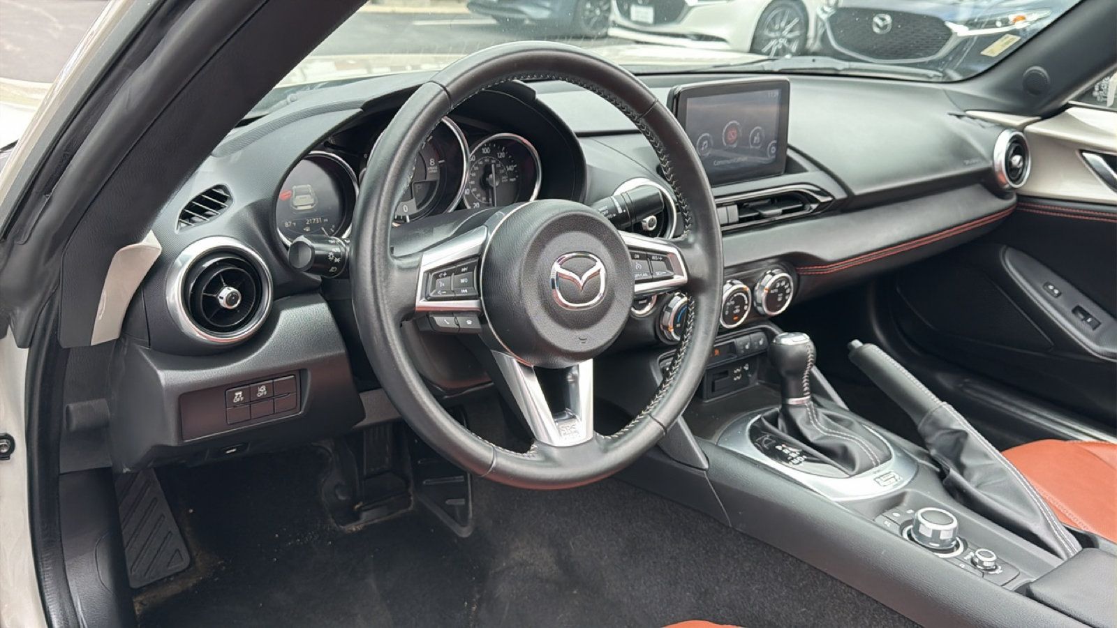 Used 2023 MAZDA MX-5 Miata Grand Touring RWD image 21