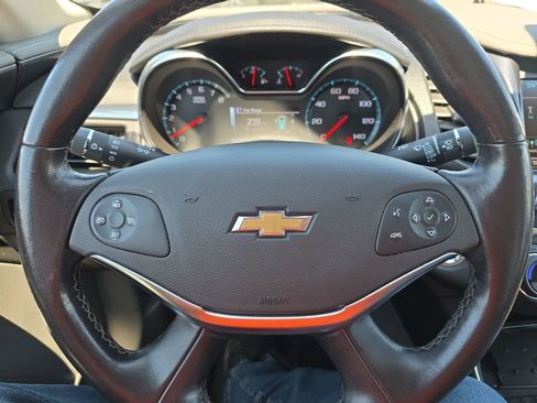 Used 2018 Chevrolet Impala Premier FWD image 15
