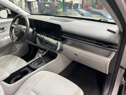 Used 2025 Hyundai Kona SEL AWD/4WD image 17