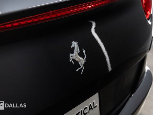 Used 2011 Ferrari California RWD image 12