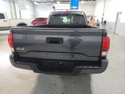 Used 2023 Toyota Tacoma SR w/ SR Convenience Package AWD/4WD image 5