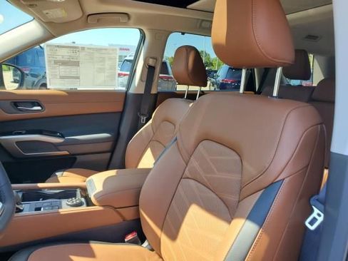 New 2025 Nissan Pathfinder Platinum w/ Cargo Package image 16
