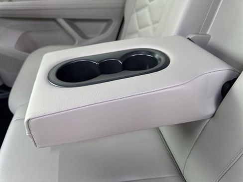 Certified 2024 Volkswagen Atlas SE w/ Black Wheel Package image 16