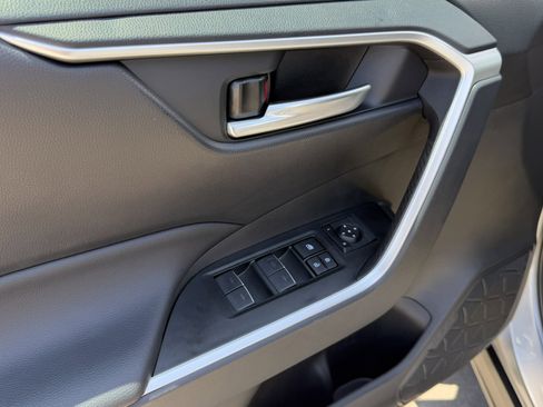 Used 2025 Toyota RAV4 XLE Premium FWD image 10