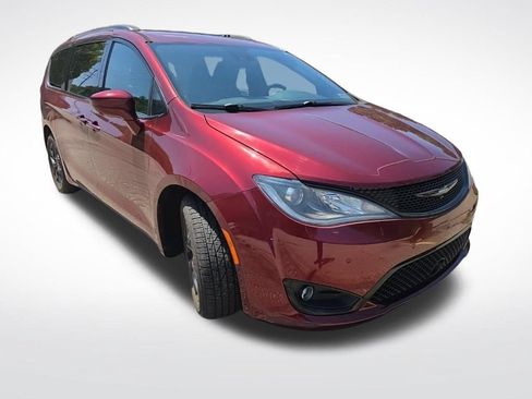 Used 2019 Chrysler Pacifica Touring-L Plus w/ Advanced Safetytec Group FWD image 3