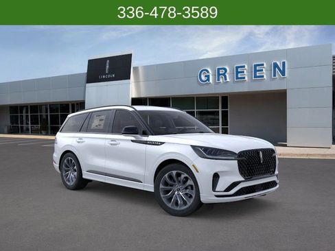New 2026 Lincoln Aviator 2WD w/ Jet Appearance Package image 7