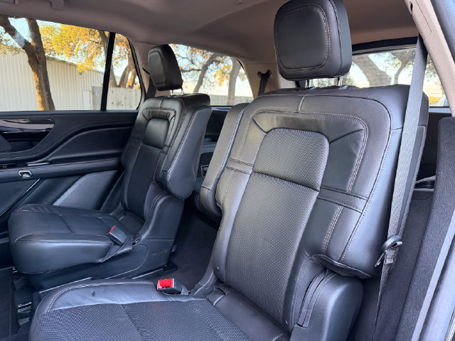 Used 2023 Lincoln Aviator Reserve w/ Equipment Group 201A RWD image 18