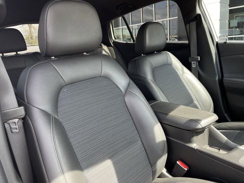 Used 2024 Buick Envista Preferred w/ Convenience I Package image 17