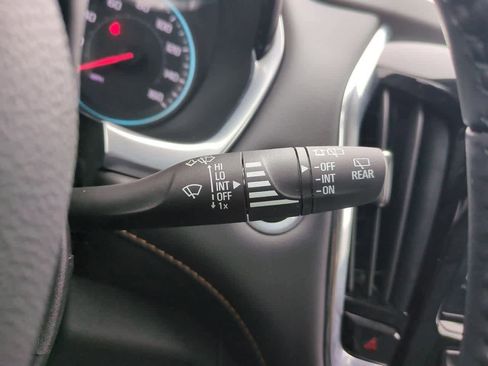 Used 2020 Chevrolet Traverse LT image 26