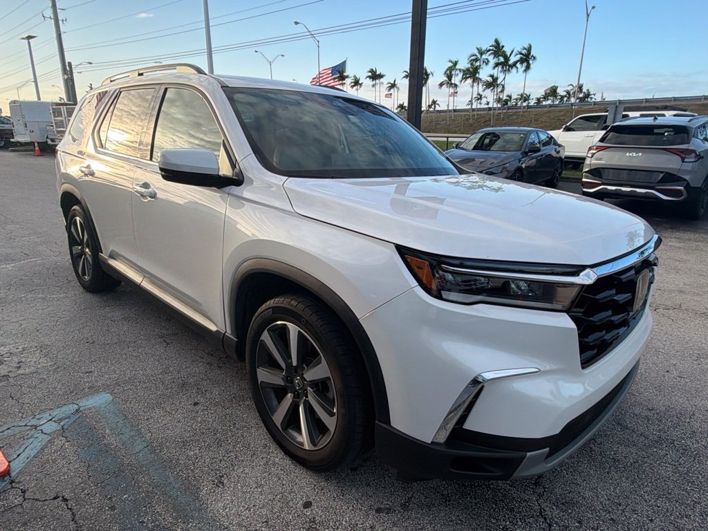 Used 2024 Honda Pilot Touring image 2
