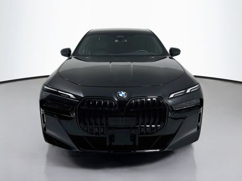 Used 2026 BMW 740i RWD image 2