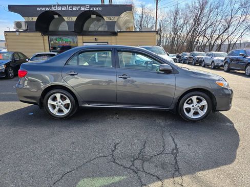 Used 2013 Toyota Corolla LE Special Edition image 2