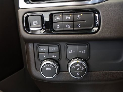 New 2026 GMC Yukon Elevation image 40