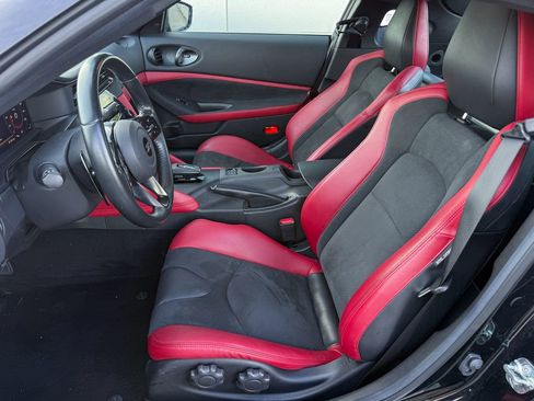 Certified 2024 Nissan Z Performance w/ Floor Mat Package image 10