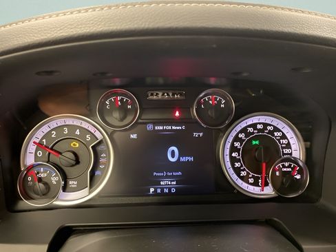 Used 2018 RAM 1500 Laramie AWD/4WD image 9