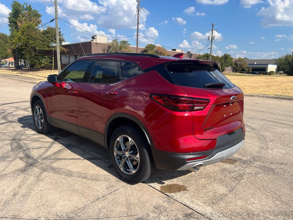 Used 2023 Chevrolet Blazer LT w/ Sound & Technology Package FWD image 9