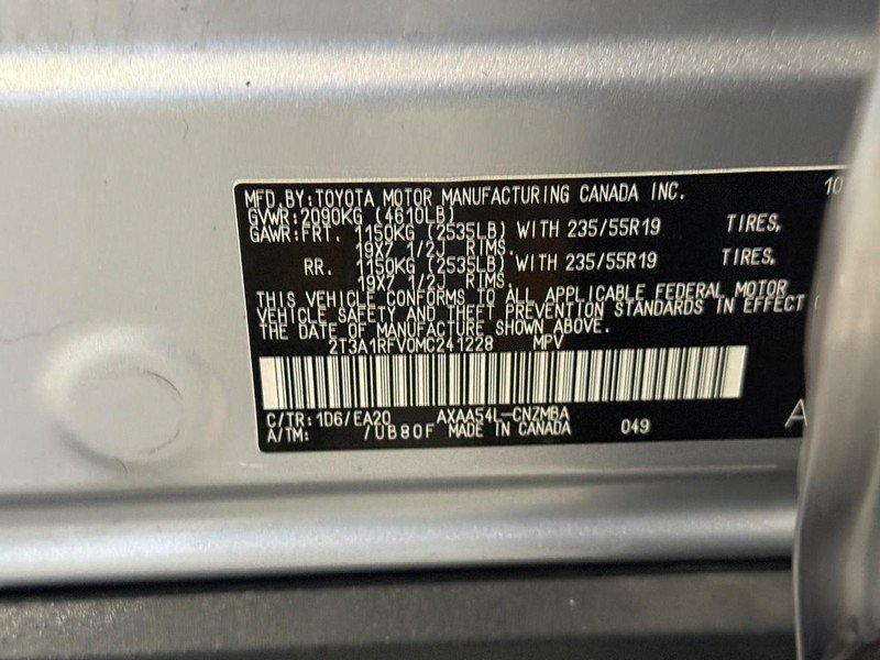 Used 2021 Toyota RAV4 XLE Premium AWD/4WD image 30