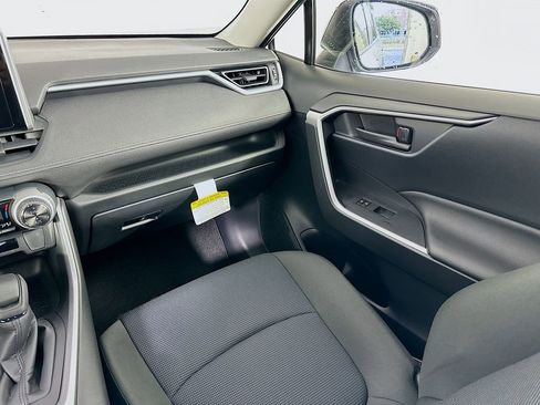 Used 2025 Toyota RAV4 LE image 22