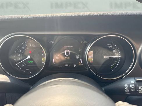 Used 2023 Jeep Wrangler Unlimited w/ Sun & Screen Package AWD/4WD image 23