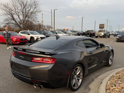 Used 2017 Chevrolet Camaro SS image 6