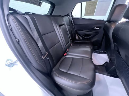 Used 2020 Chevrolet Trax Premier FWD image 36