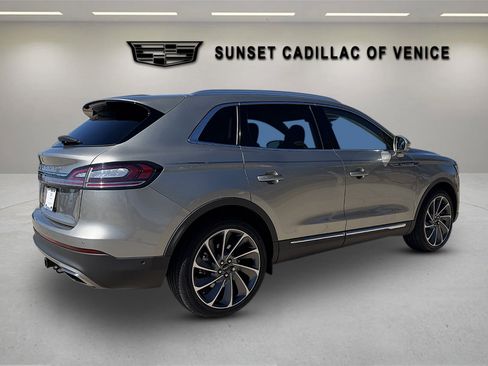 Used 2023 Lincoln Nautilus Reserve w/ Equipment Group 202A image 3